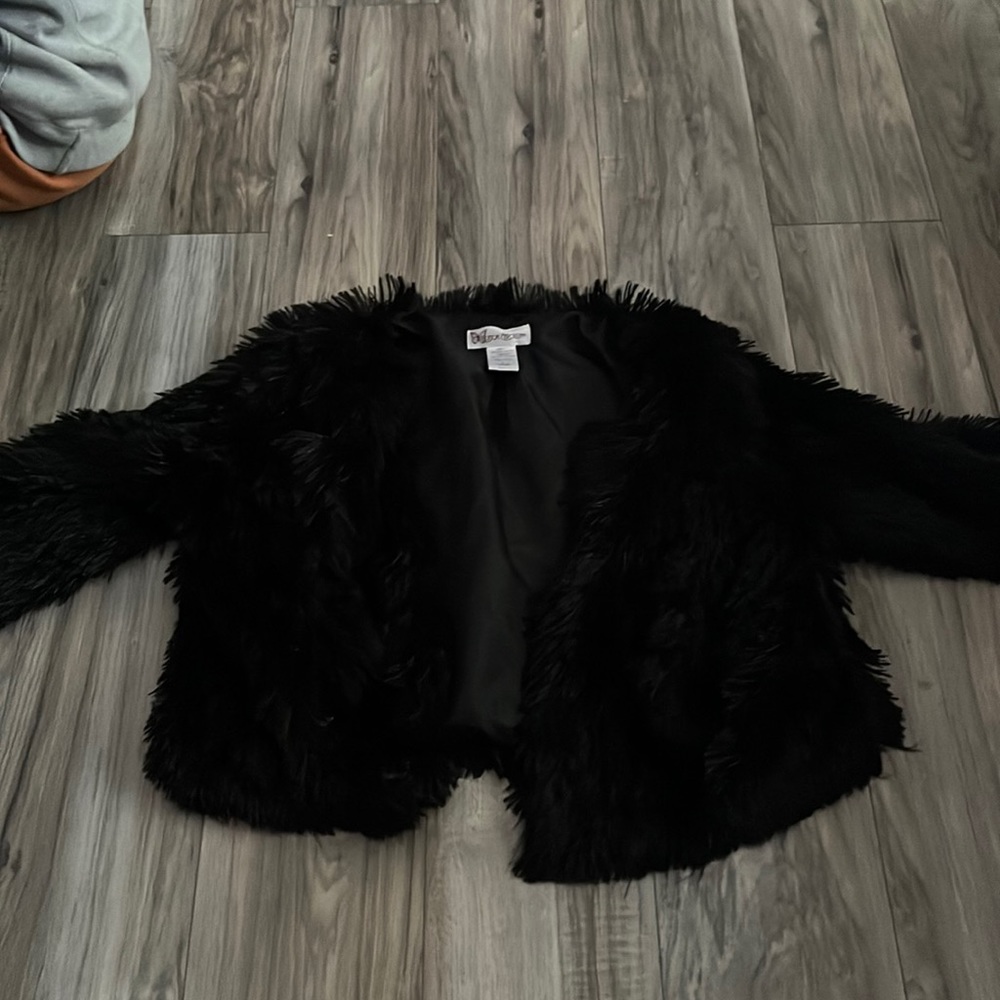 fuzzy cover up,black cropped ,mid sleeve,never used